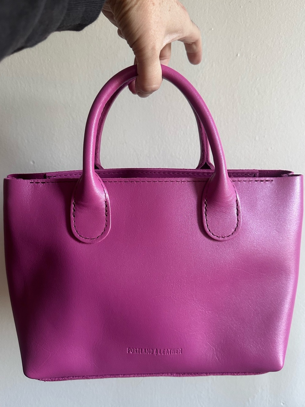 Portland Leather Goods Raindrop Crossbody Tote in “LIP GLOSS” NWOT